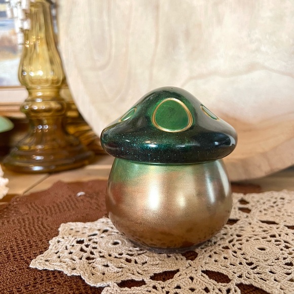 New! Handmade Resin Mushroom 🍄 Trinket Dish - Picture 2 of 5